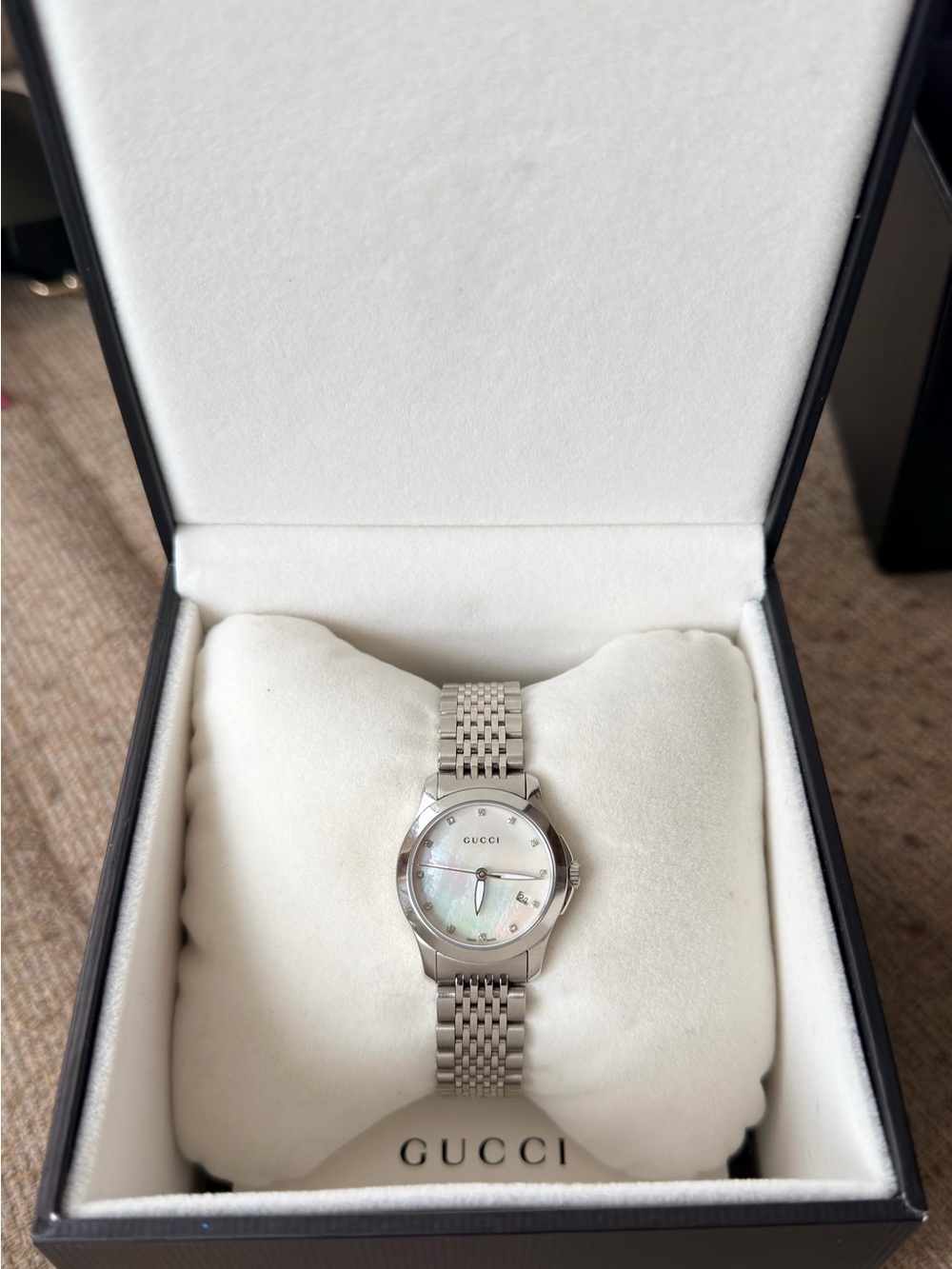 Gucci Women's Stainless Steel Bracelet Watch with Mother-of-Pearl Dial - Picture 6 of 6